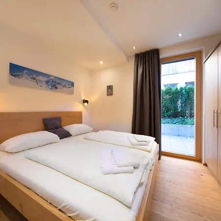 Familienwohnung Wildspitze Am Sonnenhang アパート